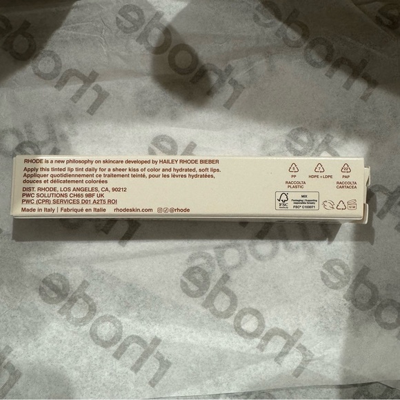 Rhode cinnamon Roll Lip Tint Limited Edition Brand new - Picture 5 of 10